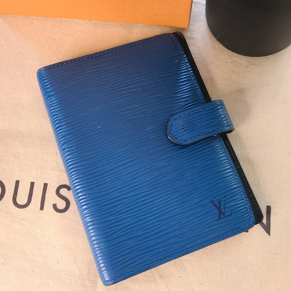 *SOLD* Louis Vuitton Epi PM Agenda Planner GUC - Picture 13 of 13